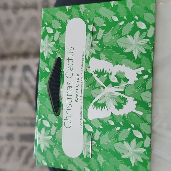 Scentsy Scent Circle Christmas š Cactus šµ - Picture 2 of 3